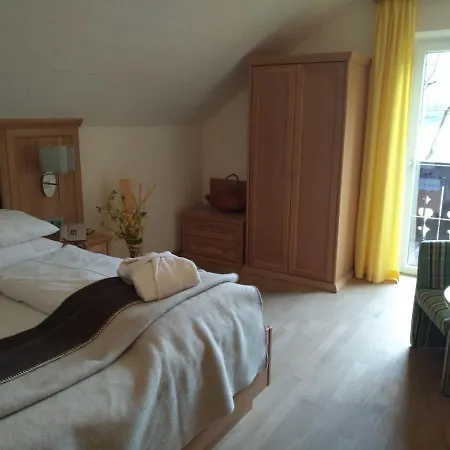 Hotel & Fuerberg Sankt Gilgen